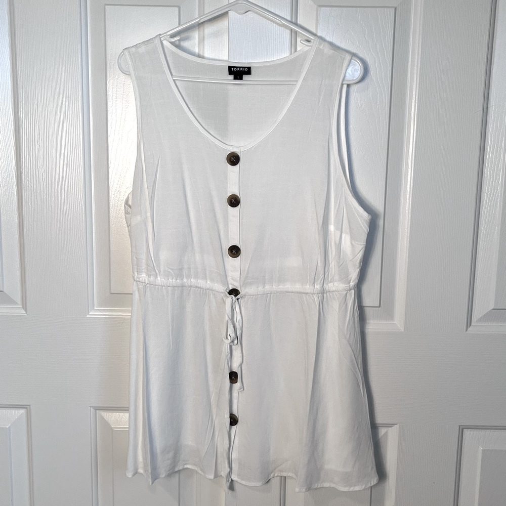 Torrid White Blouse, Faux Buttons, Waist Drawstring, size 1, never worn